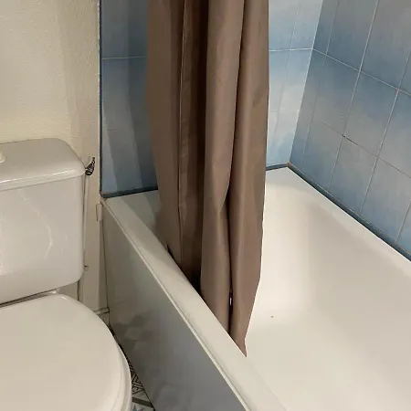 Lägenhet Avec Balcon Et Parking, Pres Du Port - Fr-1-551-20