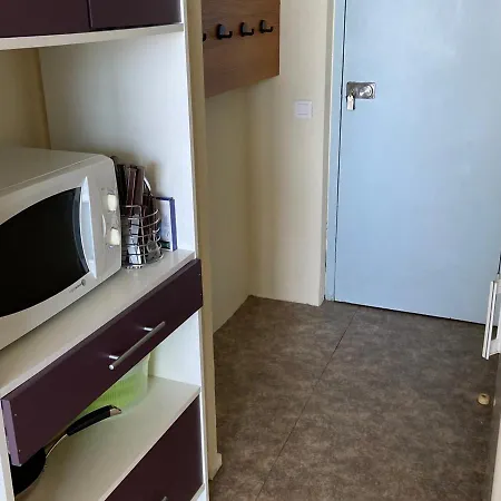 Lägenhet Avec Balcon Et Parking, Pres Du Port - Fr-1-551-20 *
